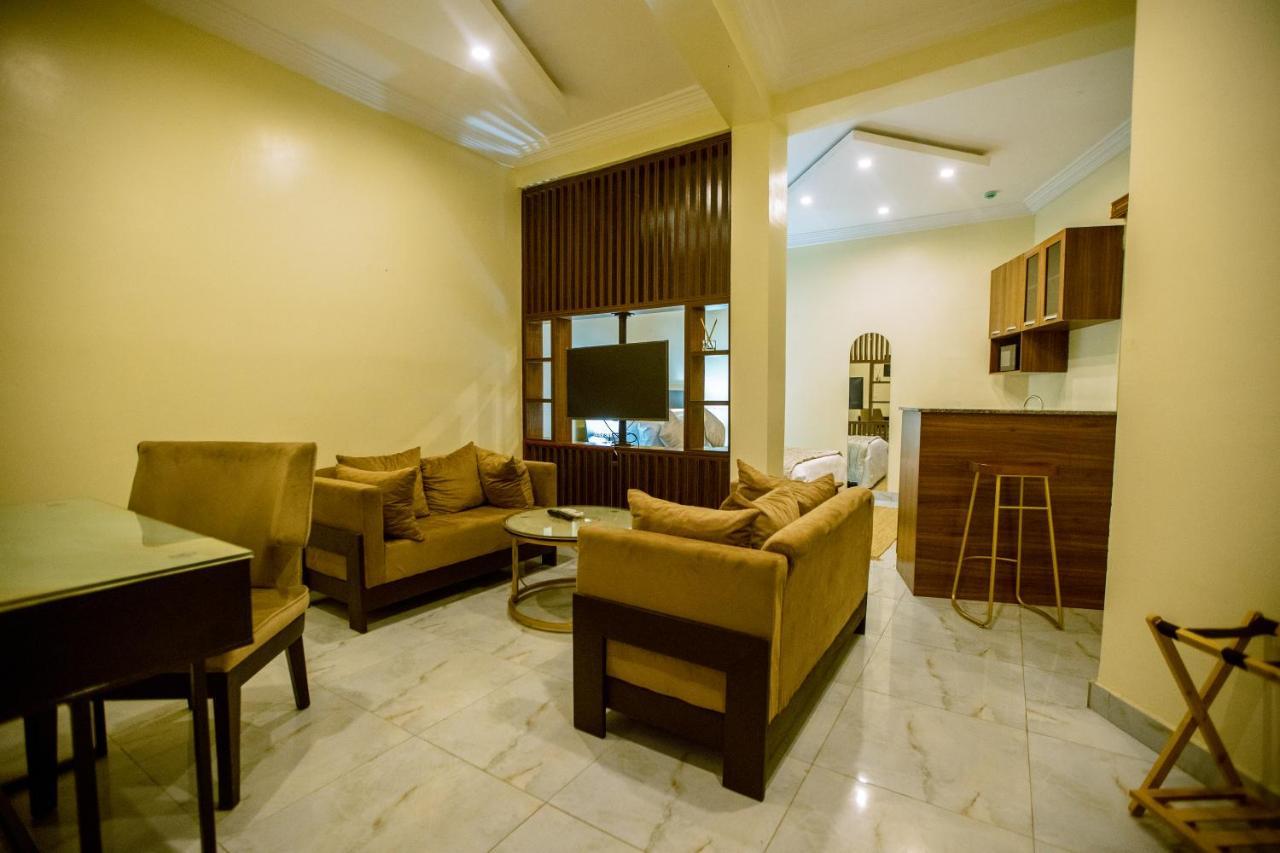 Apartment 79 Hotel & Suite Ikeja Bagian luar foto