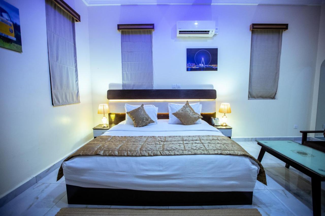 Apartment 79 Hotel & Suite Ikeja Bagian luar foto