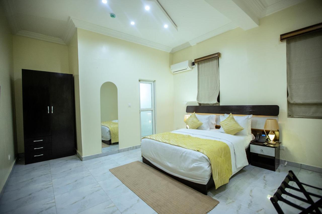 Apartment 79 Hotel & Suite Ikeja Bagian luar foto