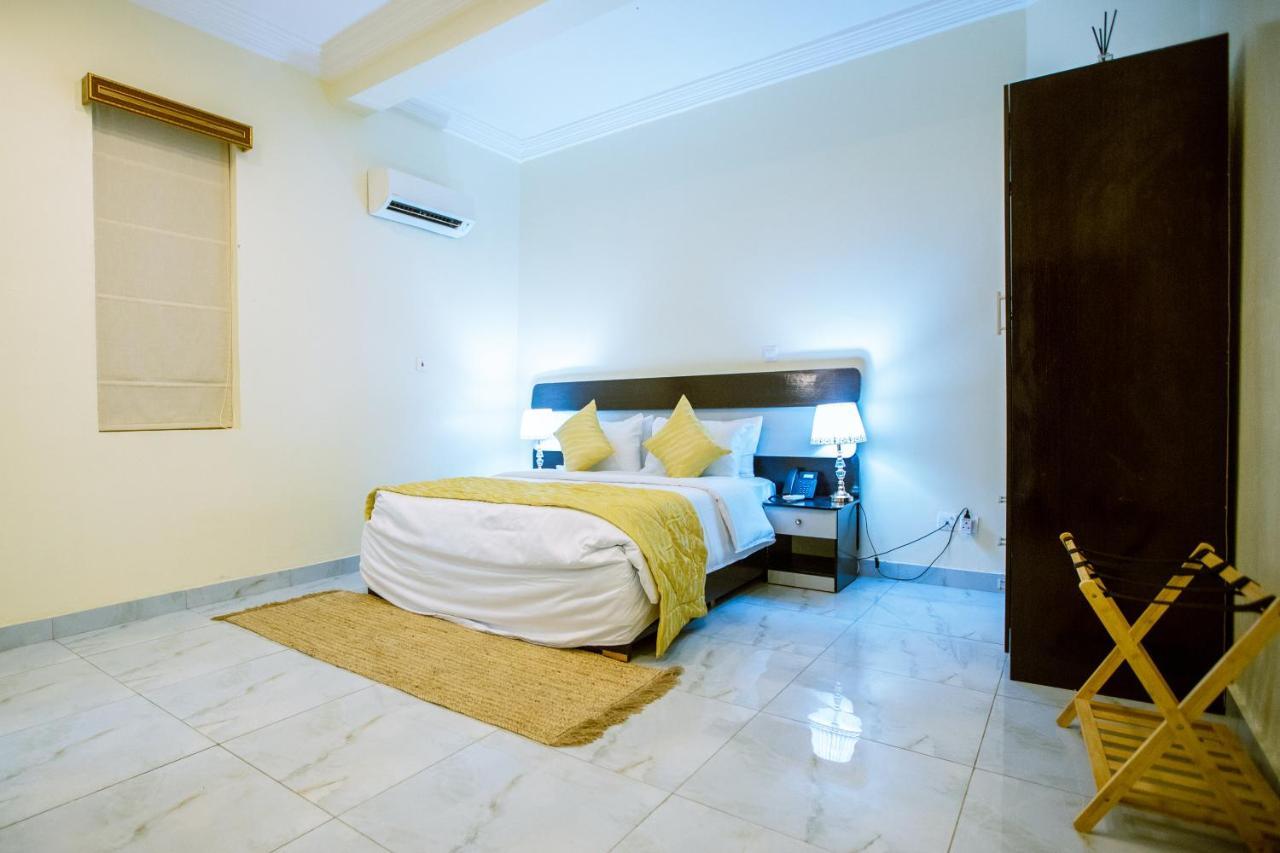Apartment 79 Hotel & Suite Ikeja Bagian luar foto