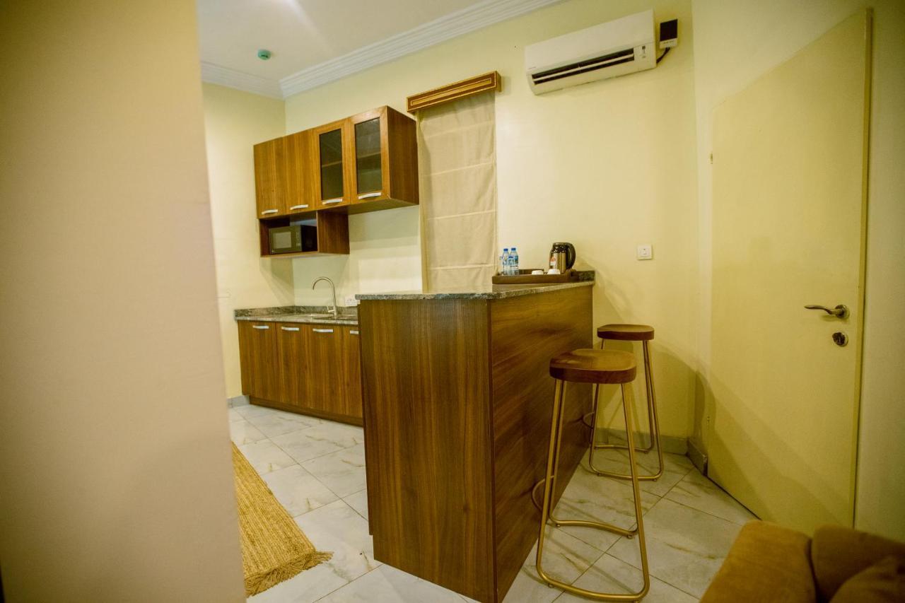 Apartment 79 Hotel & Suite Ikeja Bagian luar foto