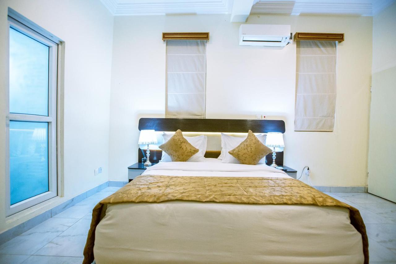Apartment 79 Hotel & Suite Ikeja Bagian luar foto