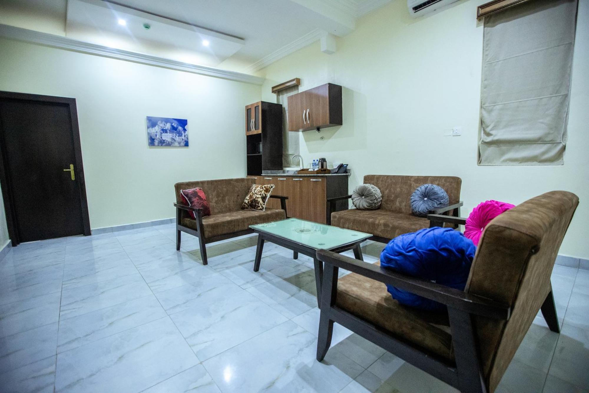 Apartment 79 Hotel & Suite Ikeja Bagian luar foto
